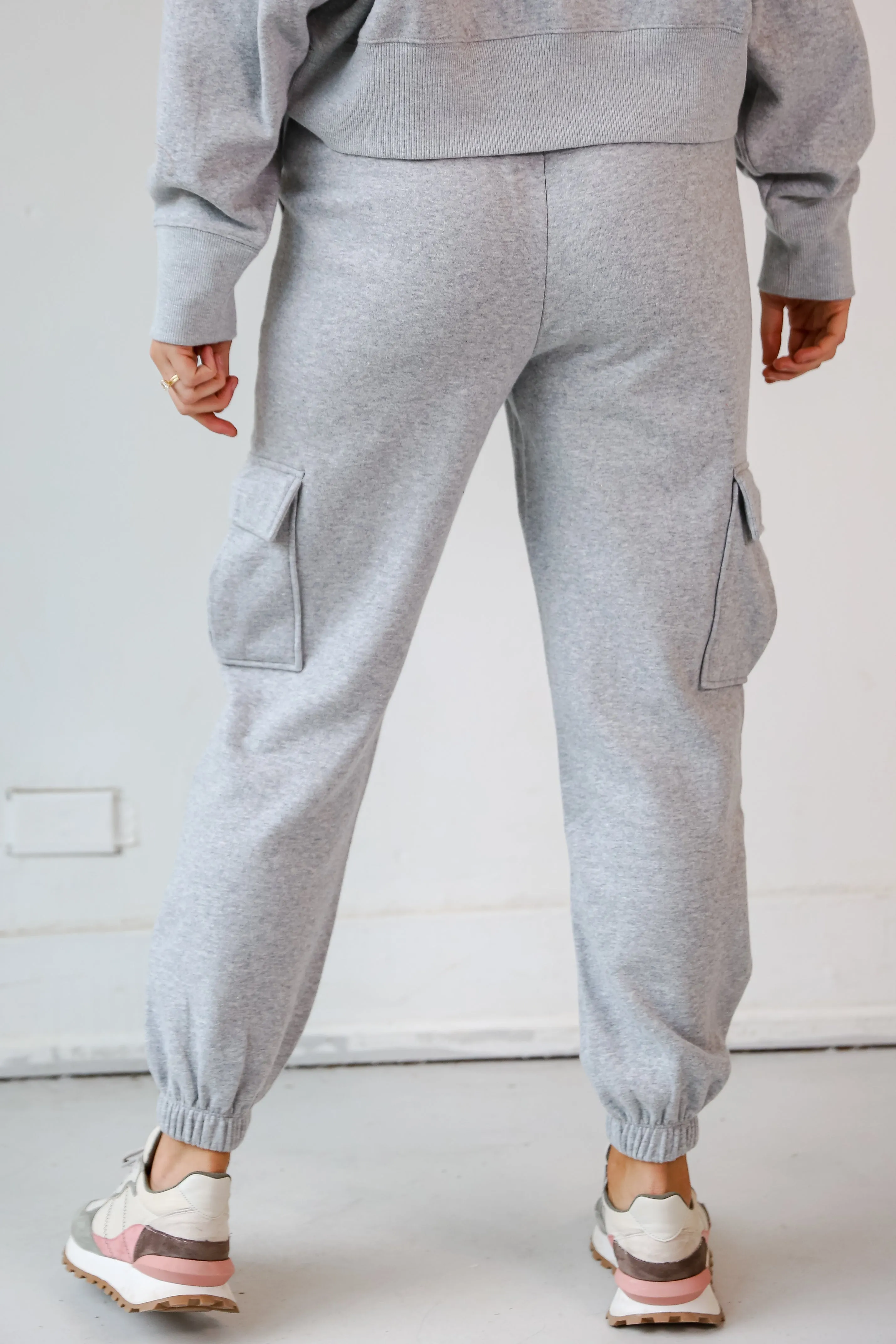 FINAL SALE - Comfy Pursuit Fleece Cargo Jogger Sweatpants - DOORBUSTER