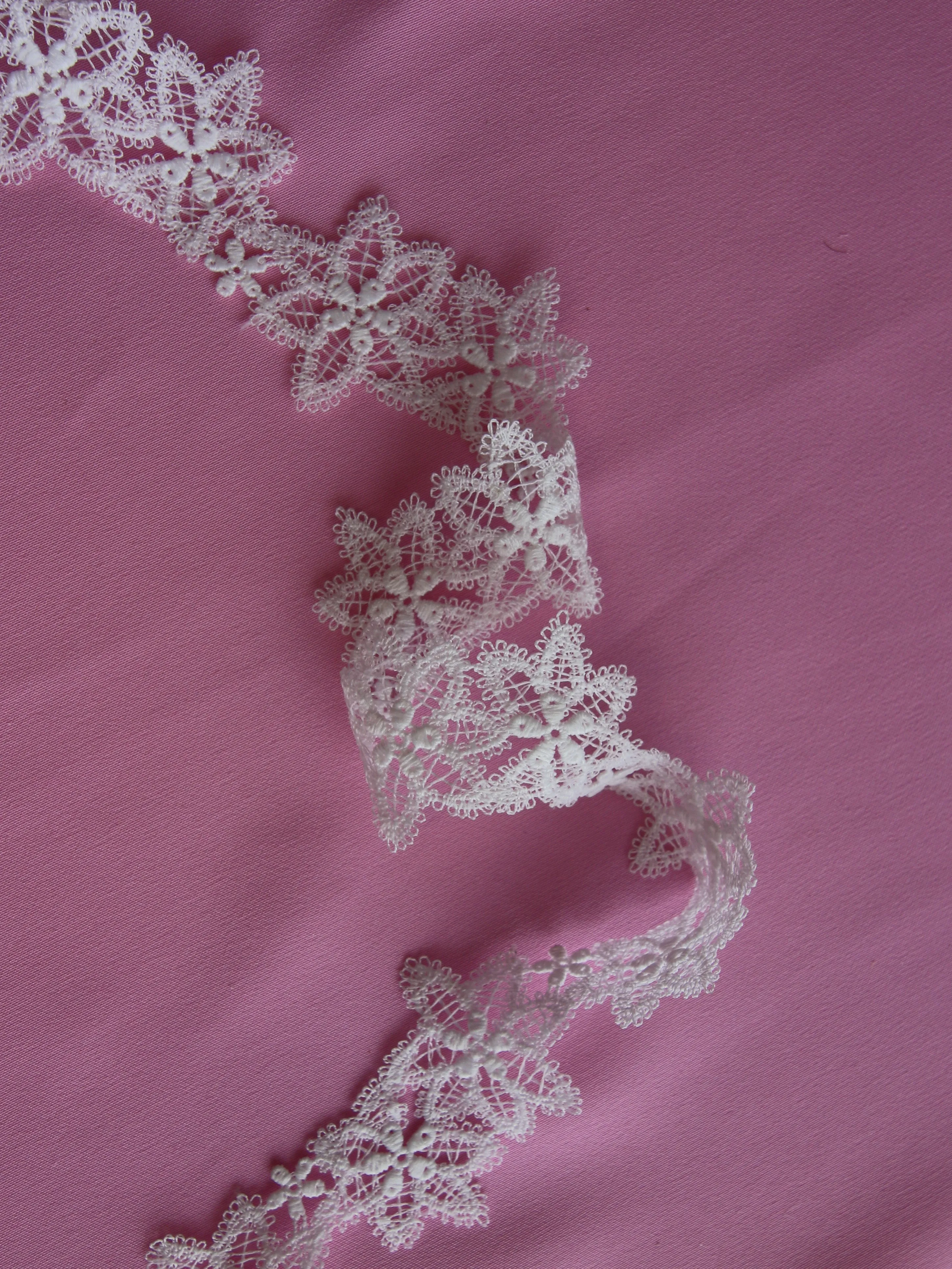 Ivory Lace Trim - Sycamore