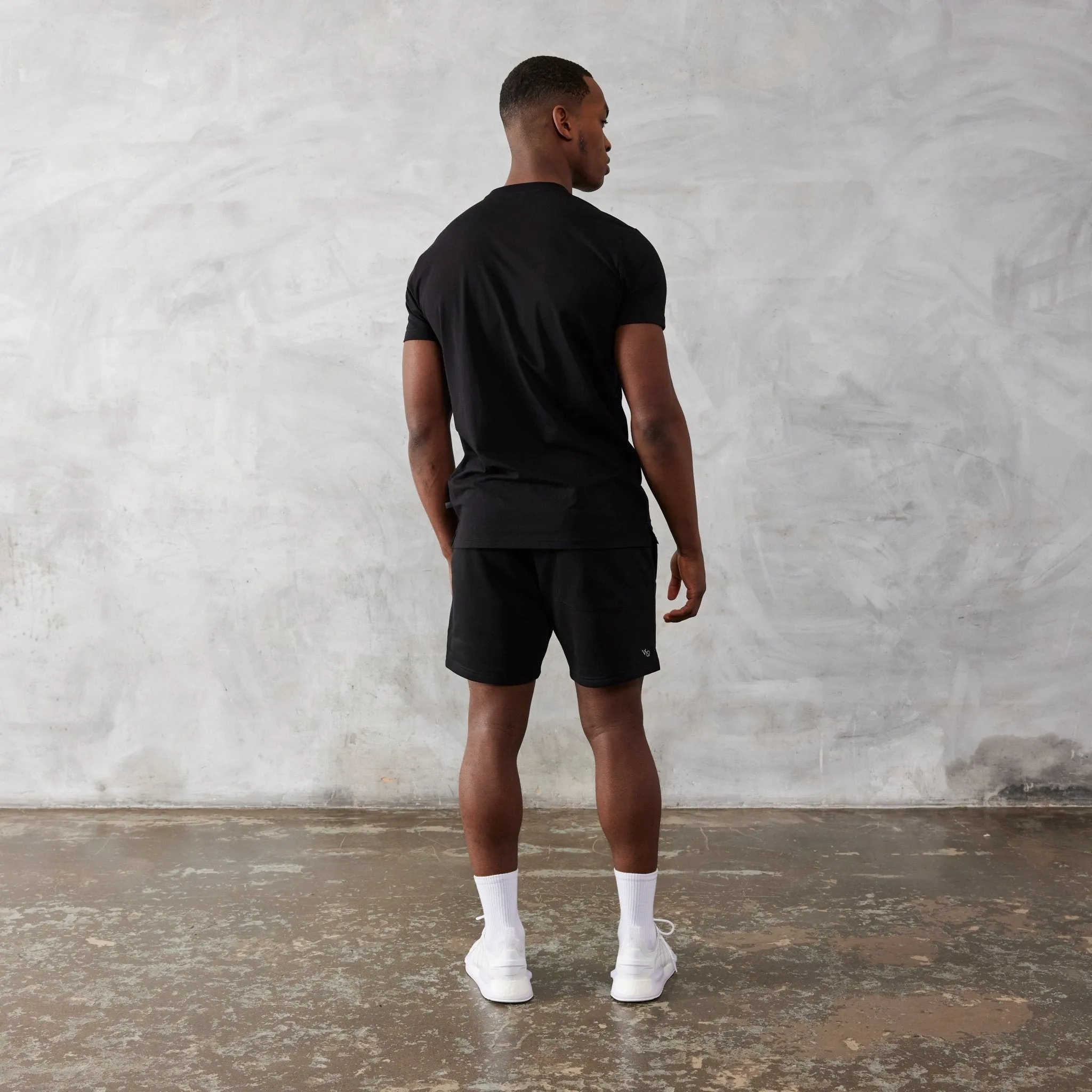 Vanquish Essential Black Regular Fit Shorts